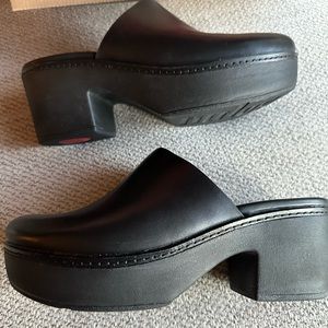 Fitflop PILAR Leather Mule Platforms all black size 8.5